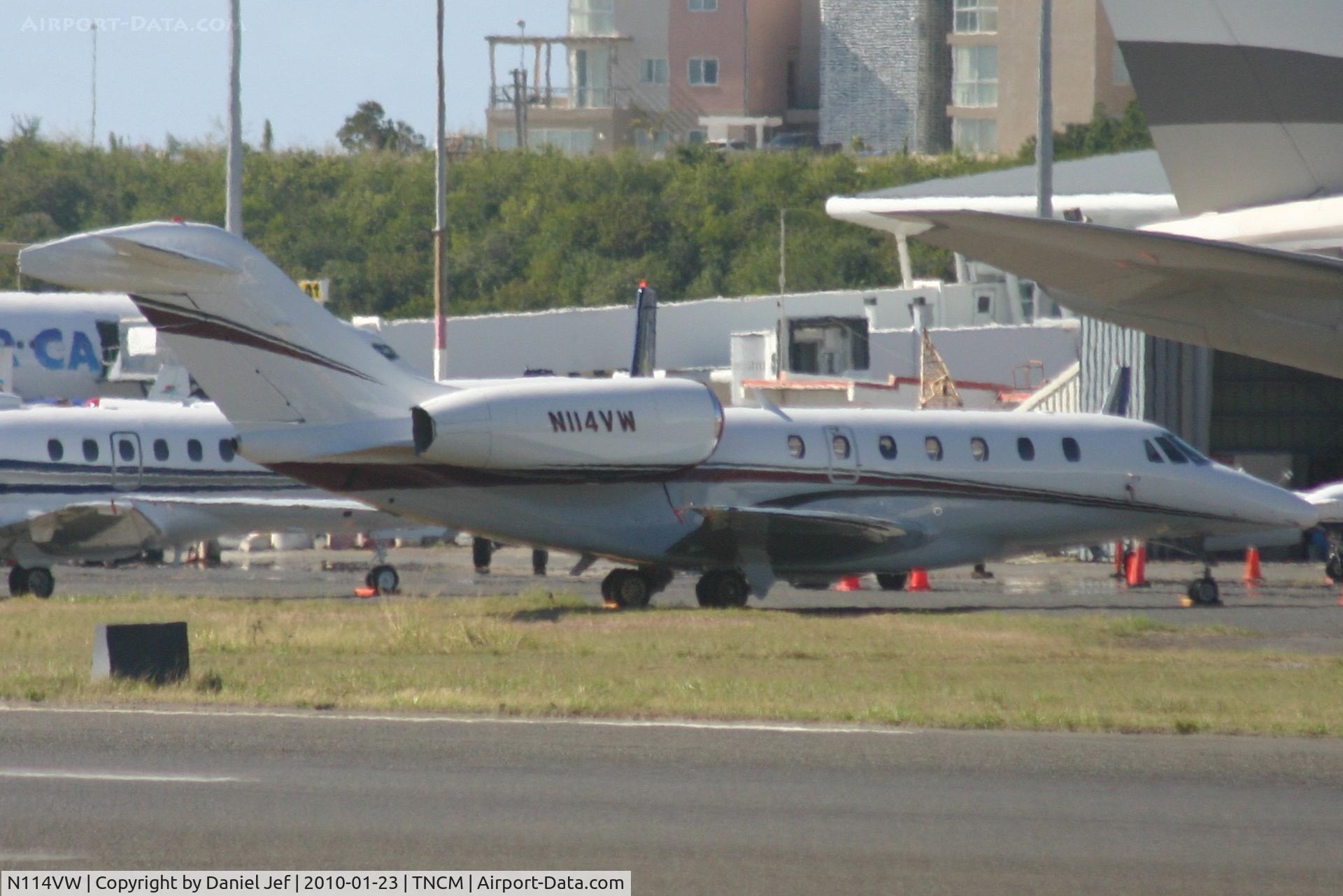 N114VW, 1999 Cessna 750 Citation X C/N 750-0093, N114VW park at the general aviation ramp