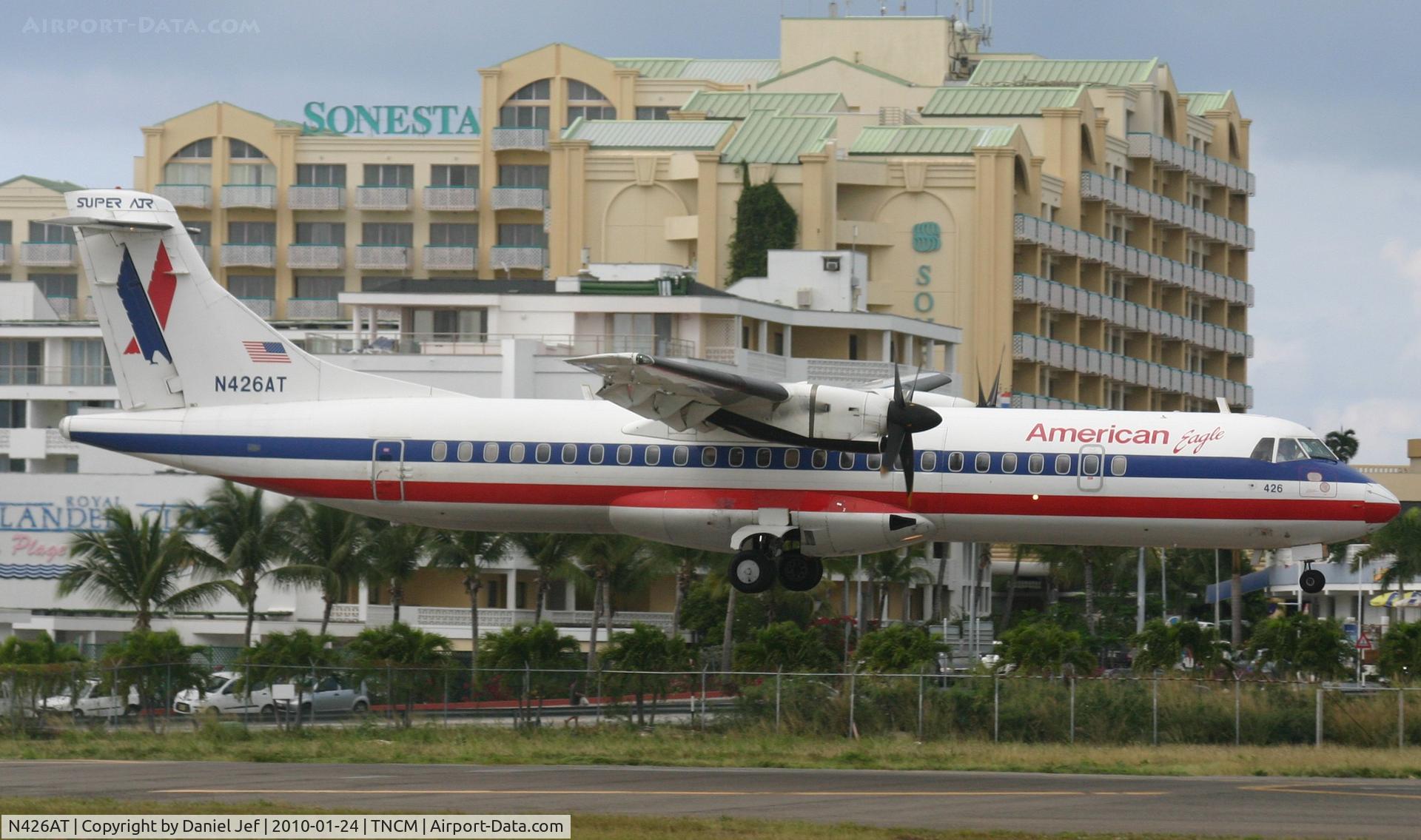 N426AT, 1994 ATR 72-212 C/N 426, American eagle N46AT landing at TNCM