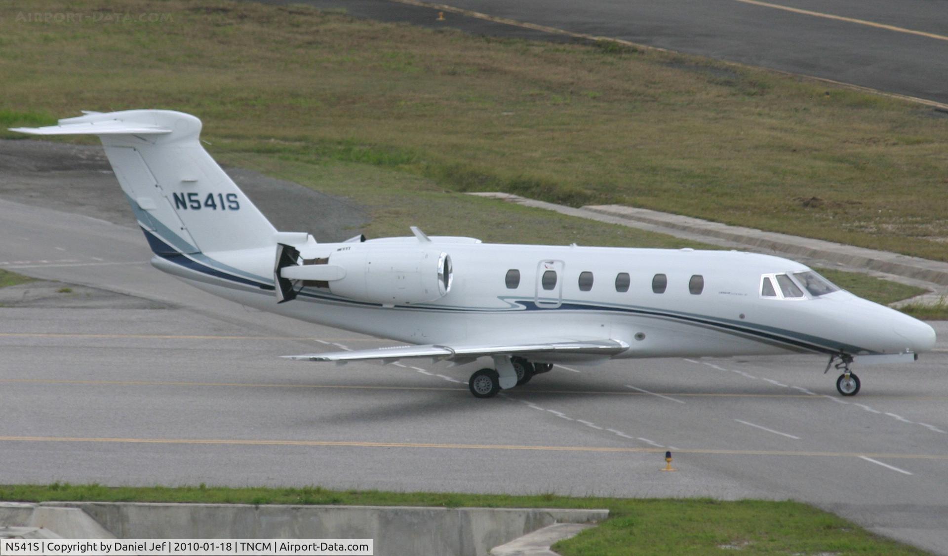 N541S, 1986 Cessna 650 Citation III C/N 650-0115, N541S taxing on the bypass to A