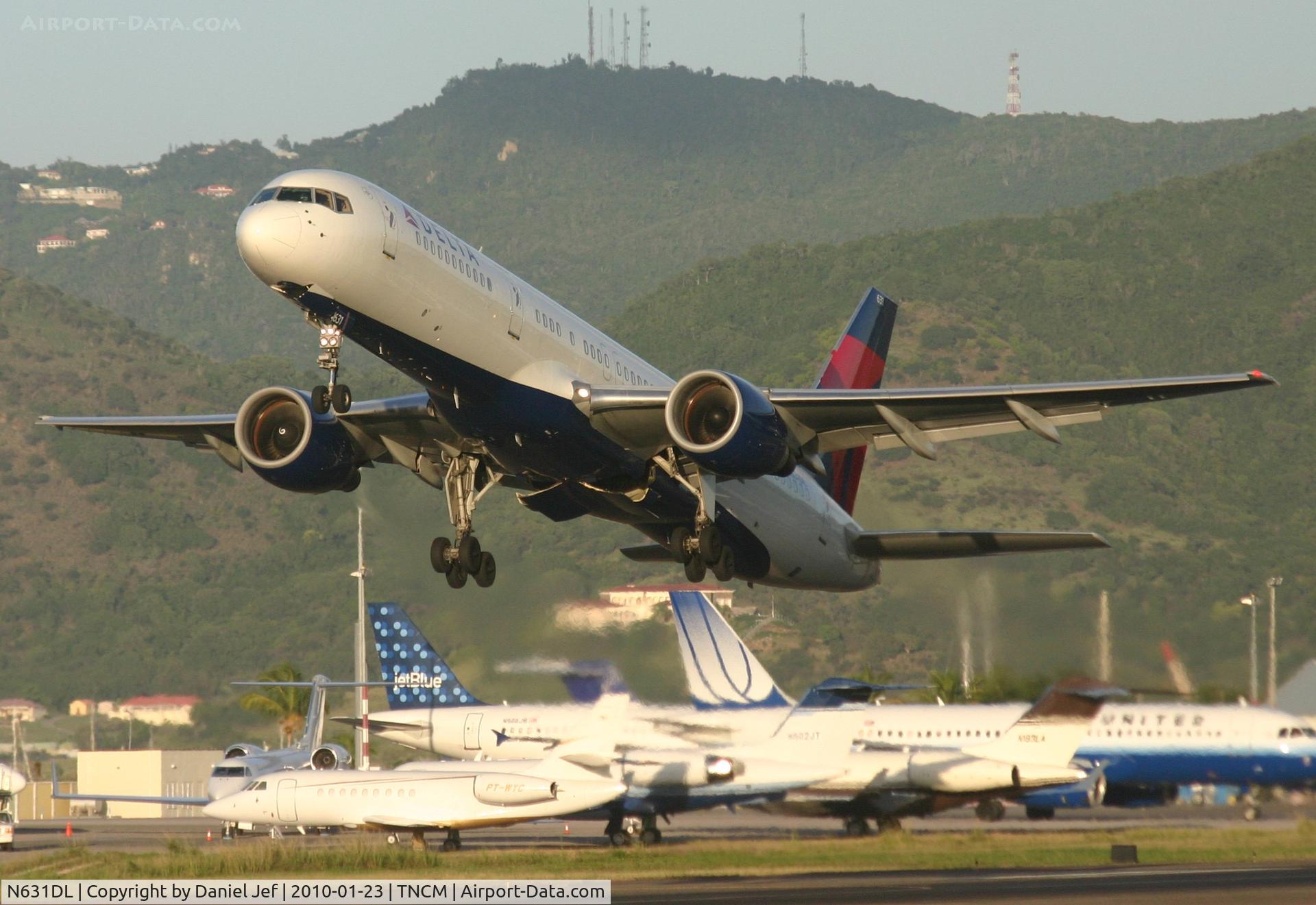 N631DL, 1987 Boeing 757-232 C/N 23612, Delta airlines departing TNCM runway 28