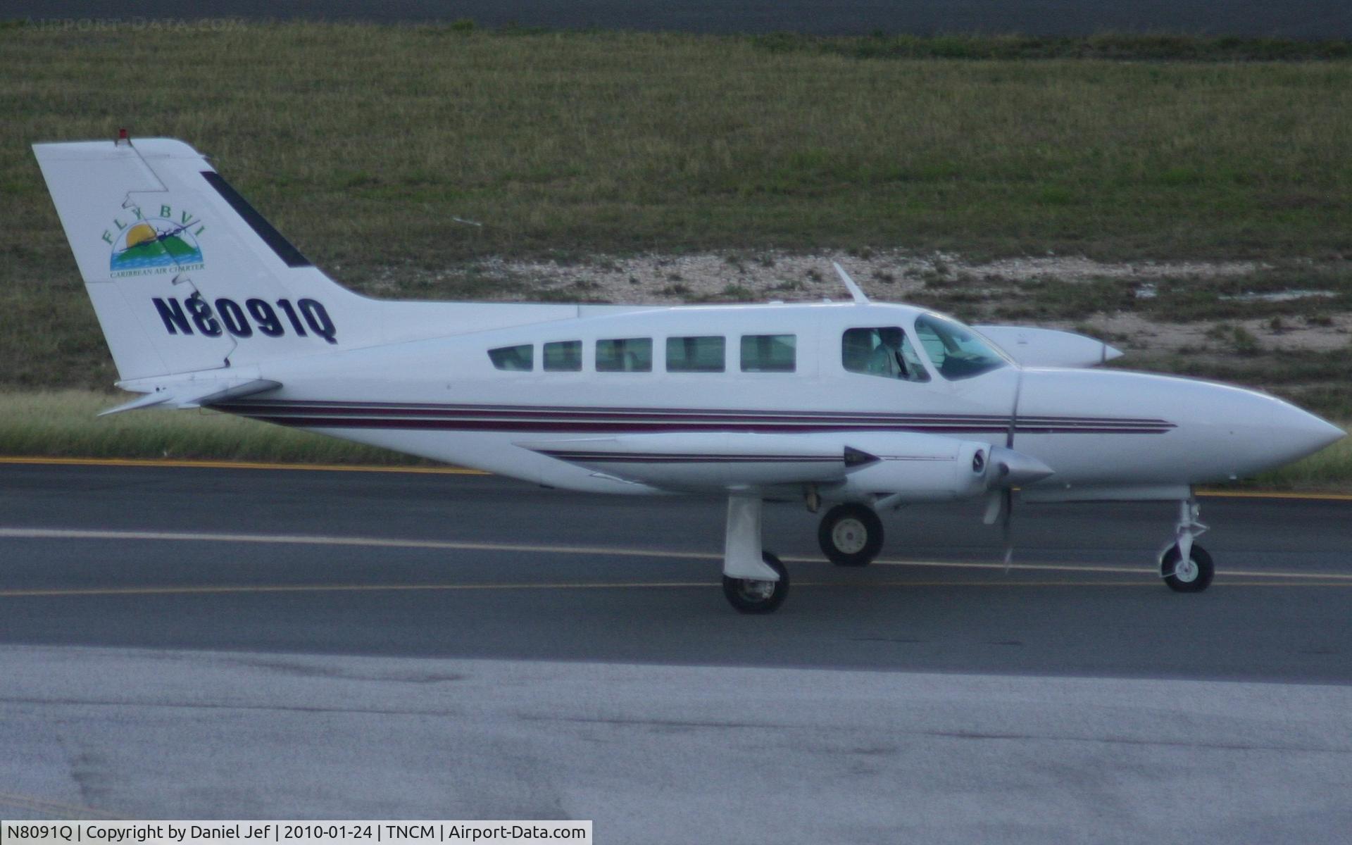 N8091Q, 1973 Cessna 402B Utiliner C/N 402B0369, N8091Q Taxing to the active