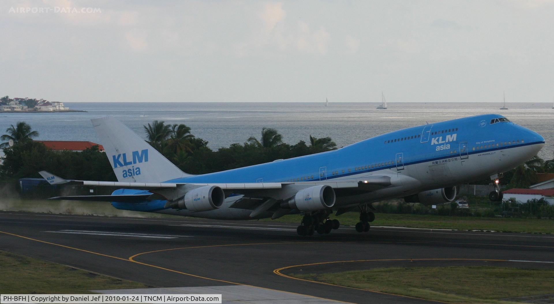 PH-BFH, 1990 Boeing 747-406BC C/N 24518, KLM PH-BFH departing TNCM runway 28