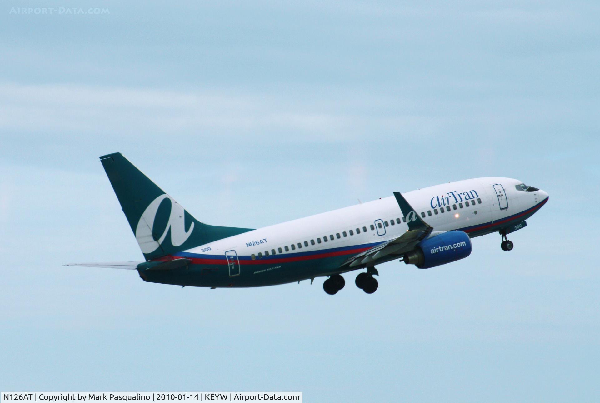 N126AT, 2004 Boeing 737-76N C/N 32679, Boeing 737-700