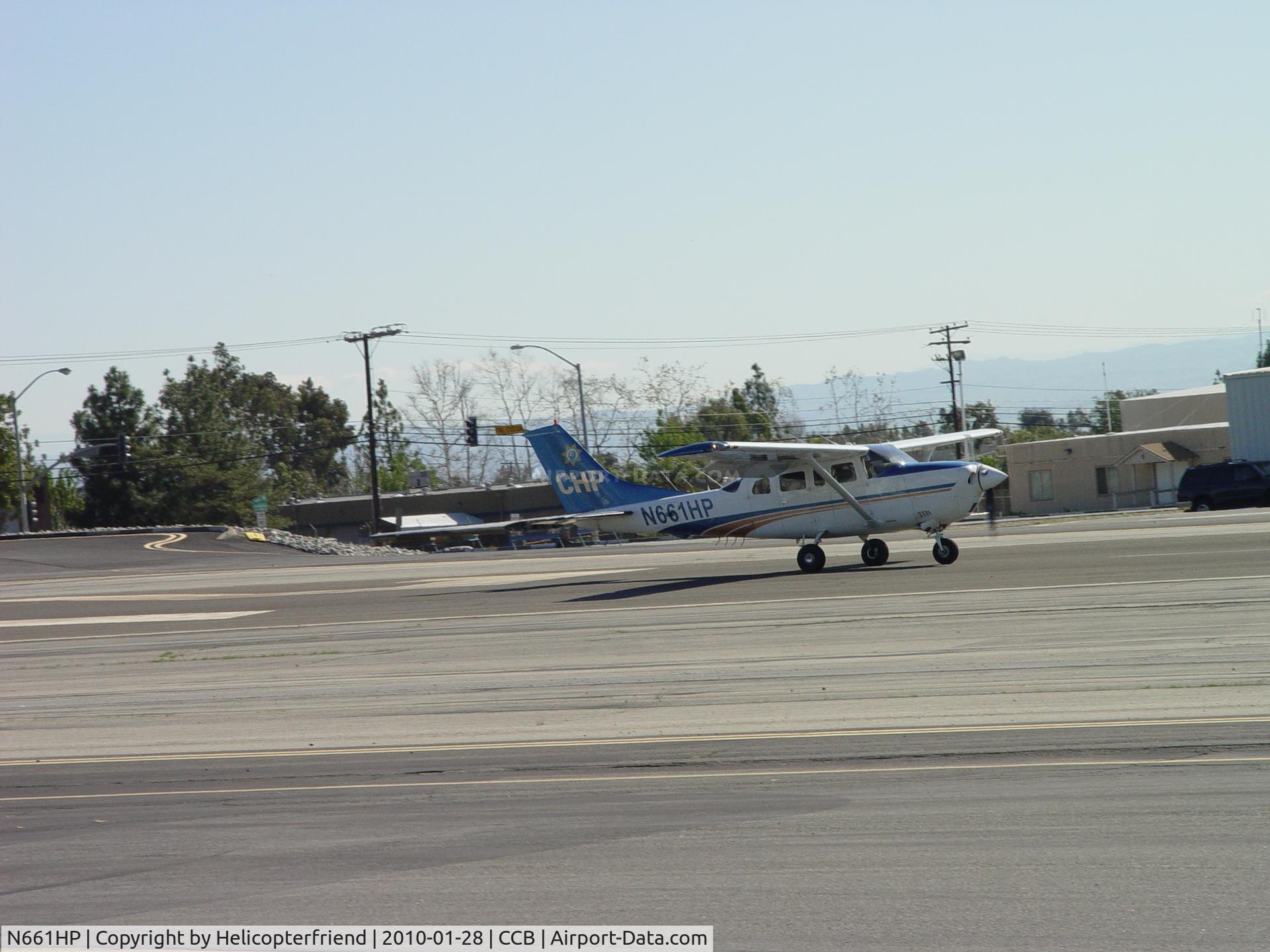 N661HP, 2000 Cessna T206H Turbo Stationair C/N T20608208, Taking off westbound runway 24