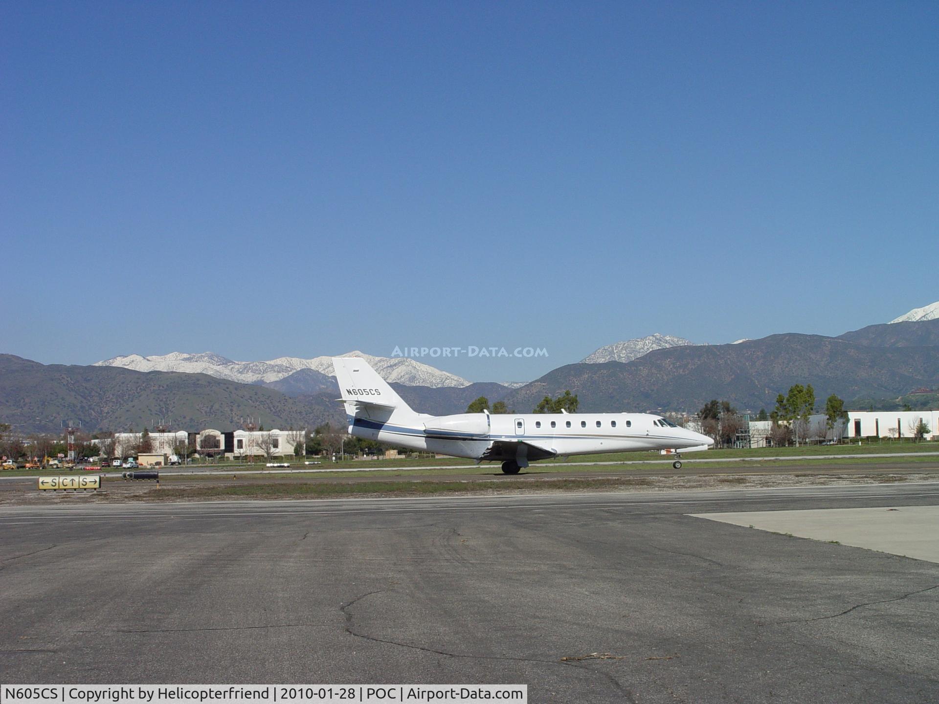 N605CS, 2006 Cessna 680 Citation Sovereign C/N 680-0001, Taxiing to runway 26L for take off