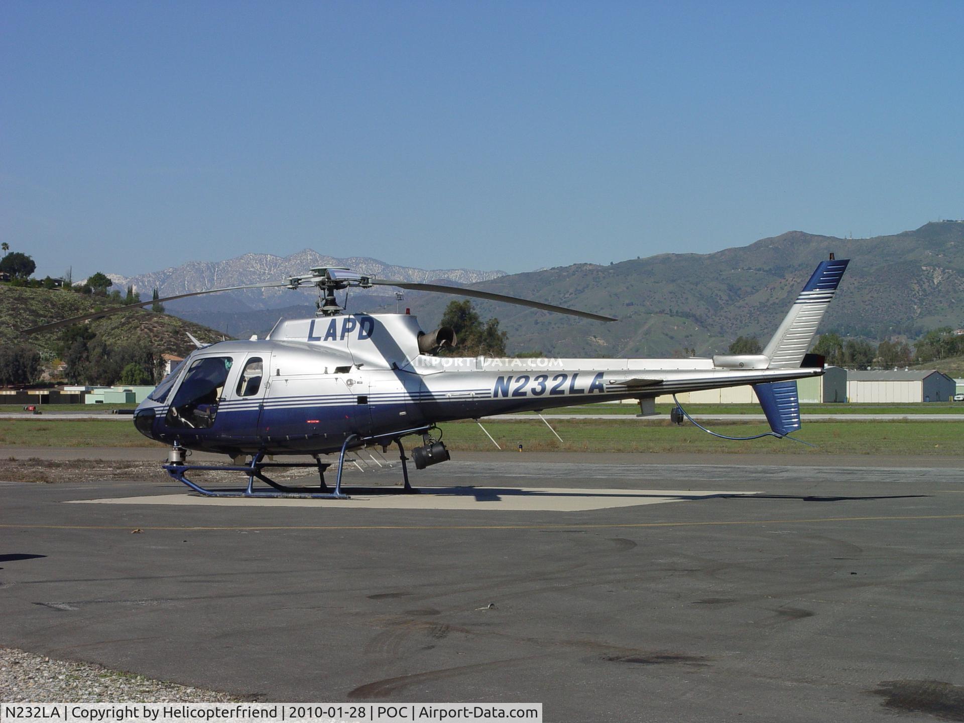 N232LA, 2000 Eurocopter AS-350B-2 Ecureuil C/N 3356, Parked at westside helipad