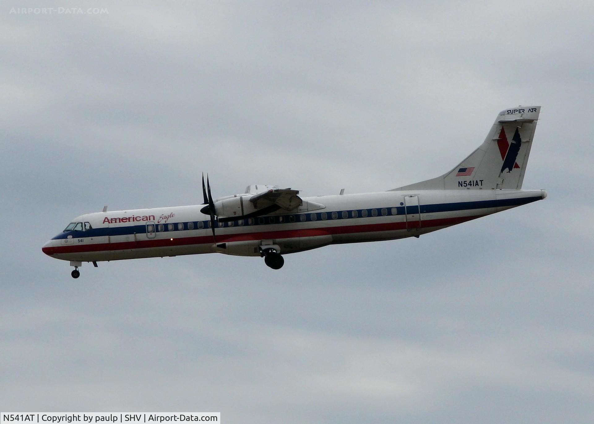 N541AT, 1998 ATR 72-212A C/N 541, Landing on runway 05 at Shreveport Regional.