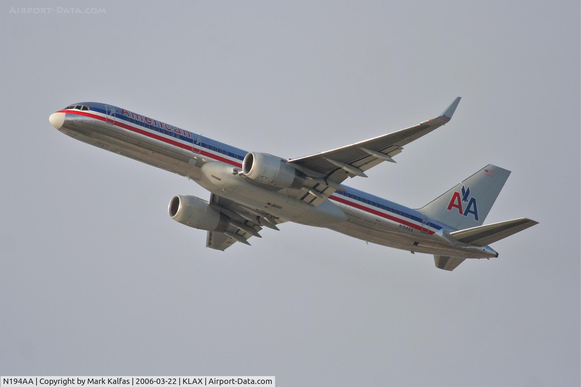 N194AA, 2001 Boeing 757-223 C/N 32388, American Airlines Boeing 757-223, 25R departure KLAX.