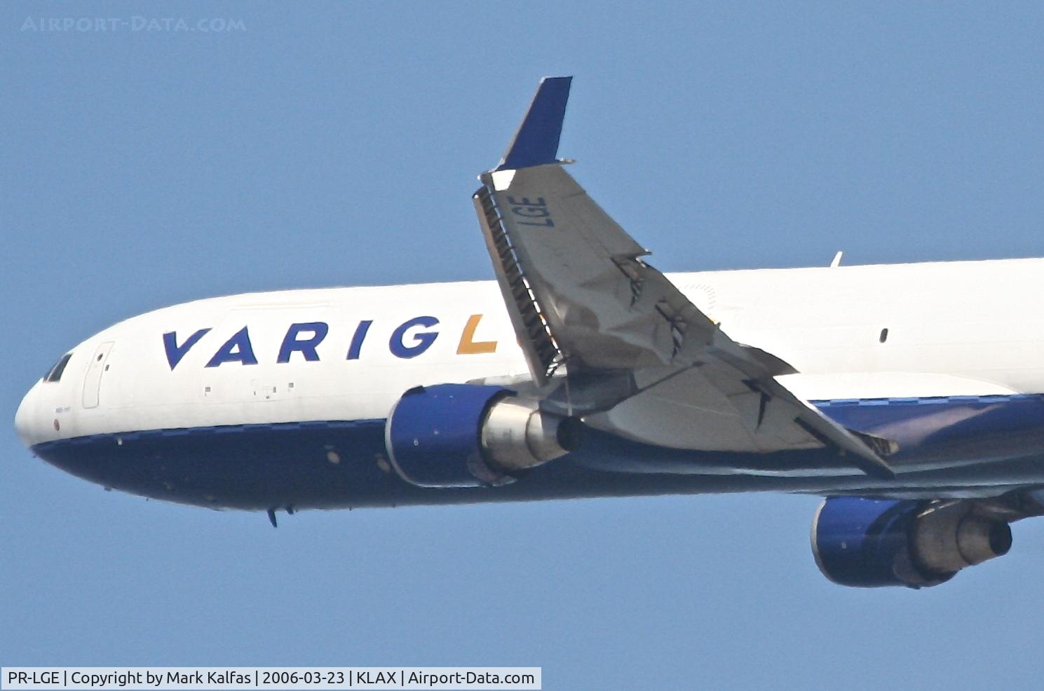 PR-LGE, 1992 McDonnell Douglas MD-11F C/N 48410, Varig LOG Mcdonnell Douglas MD-11F, Departing 25L KLAX.