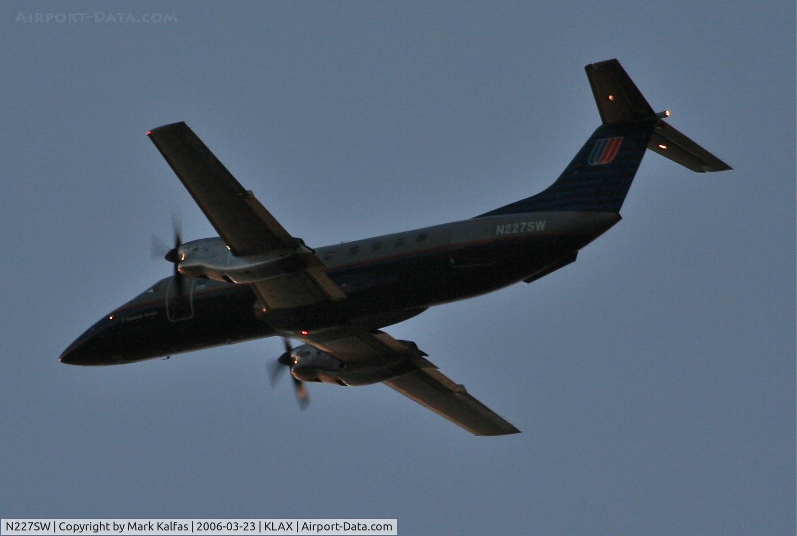 N227SW, 1995 Embraer EMB-120ER Brasilia C/N 120304, SkyWest EMB-120ER, 25R departure KLAX.