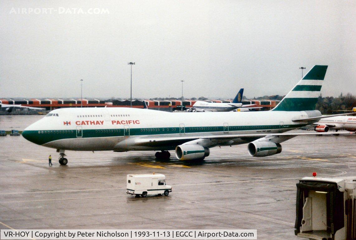 VR-HOY, 1991 Boeing 747-467 C/N 25351, Boeing 747-467 of Cathay Pacific at Manchester in November 1993.