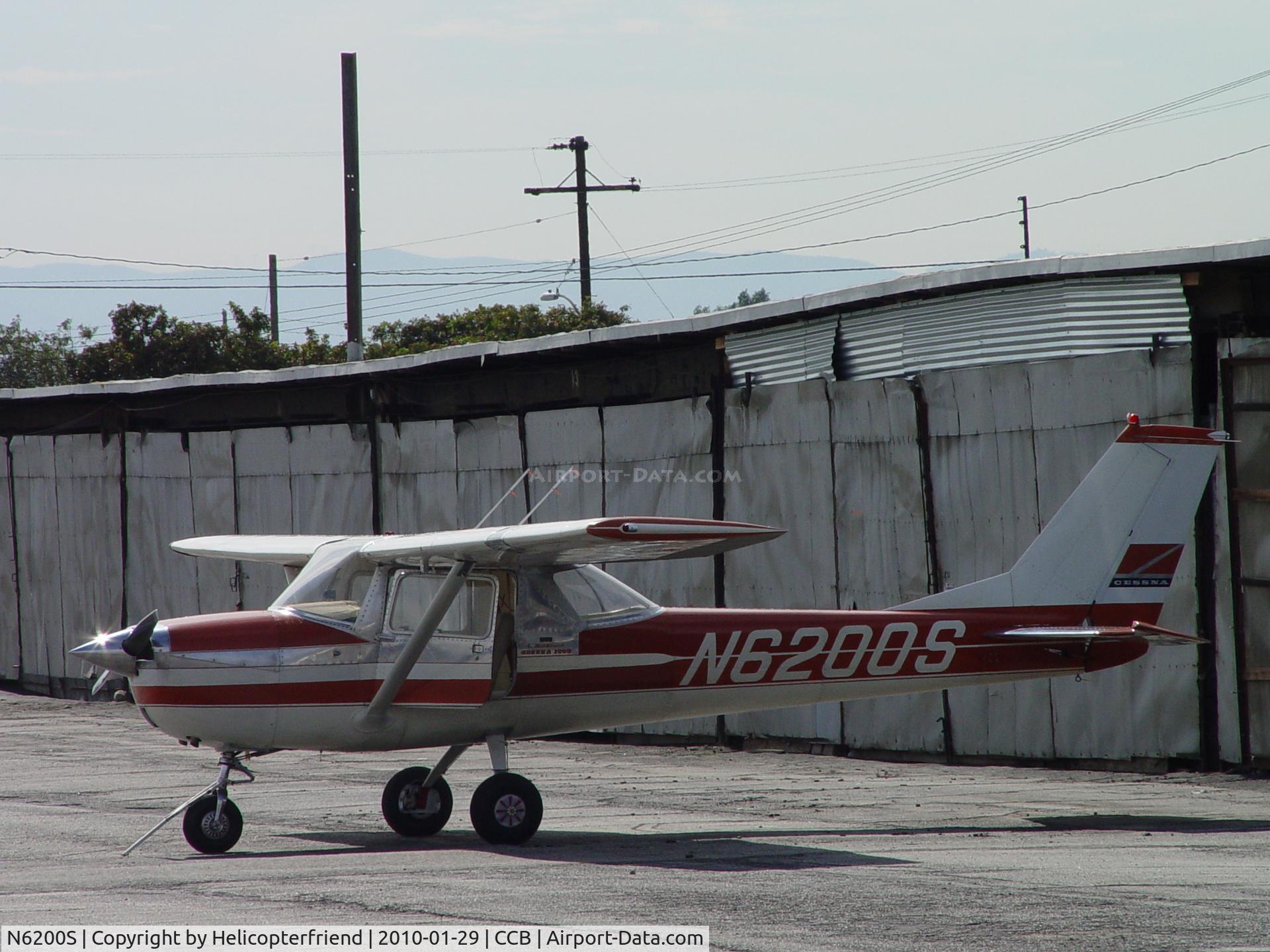 N6200S, 1967 Cessna 150G C/N 15067000, Parked outside hangar