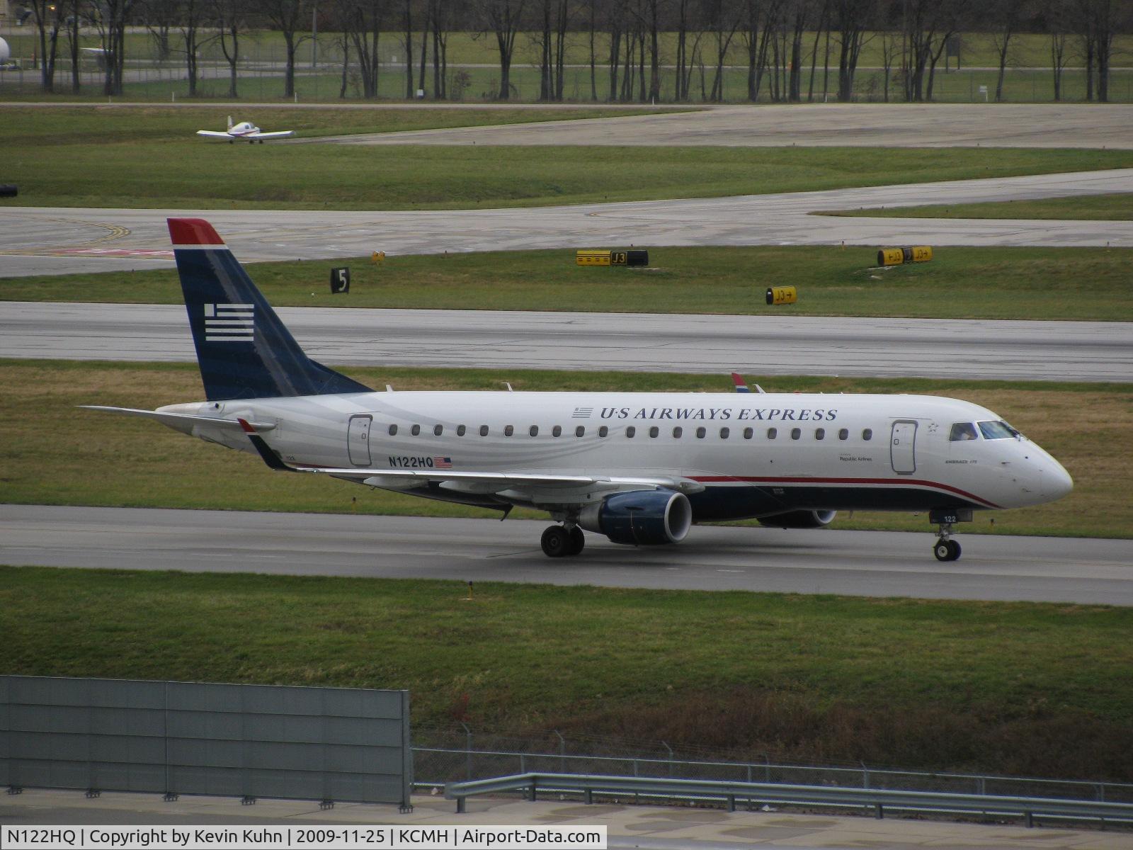 N122HQ, 2007 Embraer 175LR (ERJ-170-200LR) C/N 17000196, ERJ-175LR taxiing to the ramp