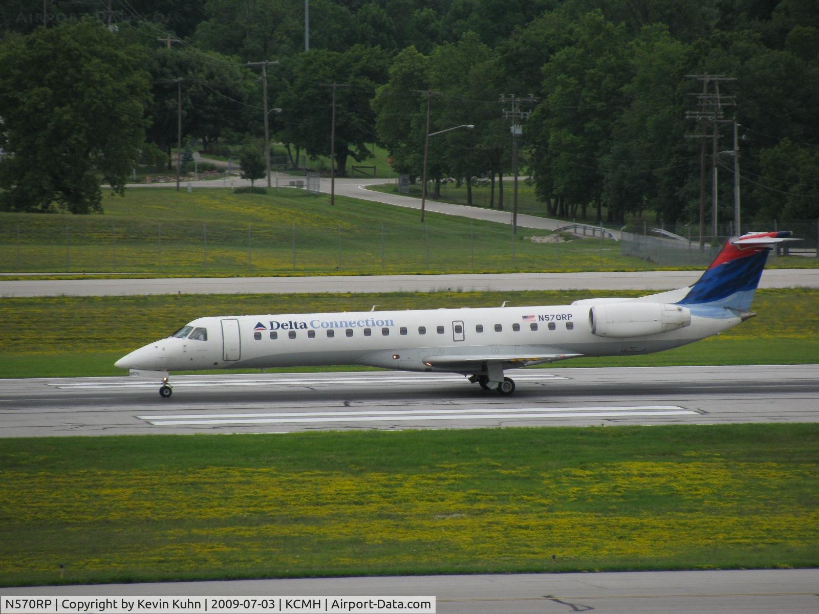 N570RP, 2004 Embraer ERJ-145LR (EMB-145LR) C/N 14500821, ERJ takeoff