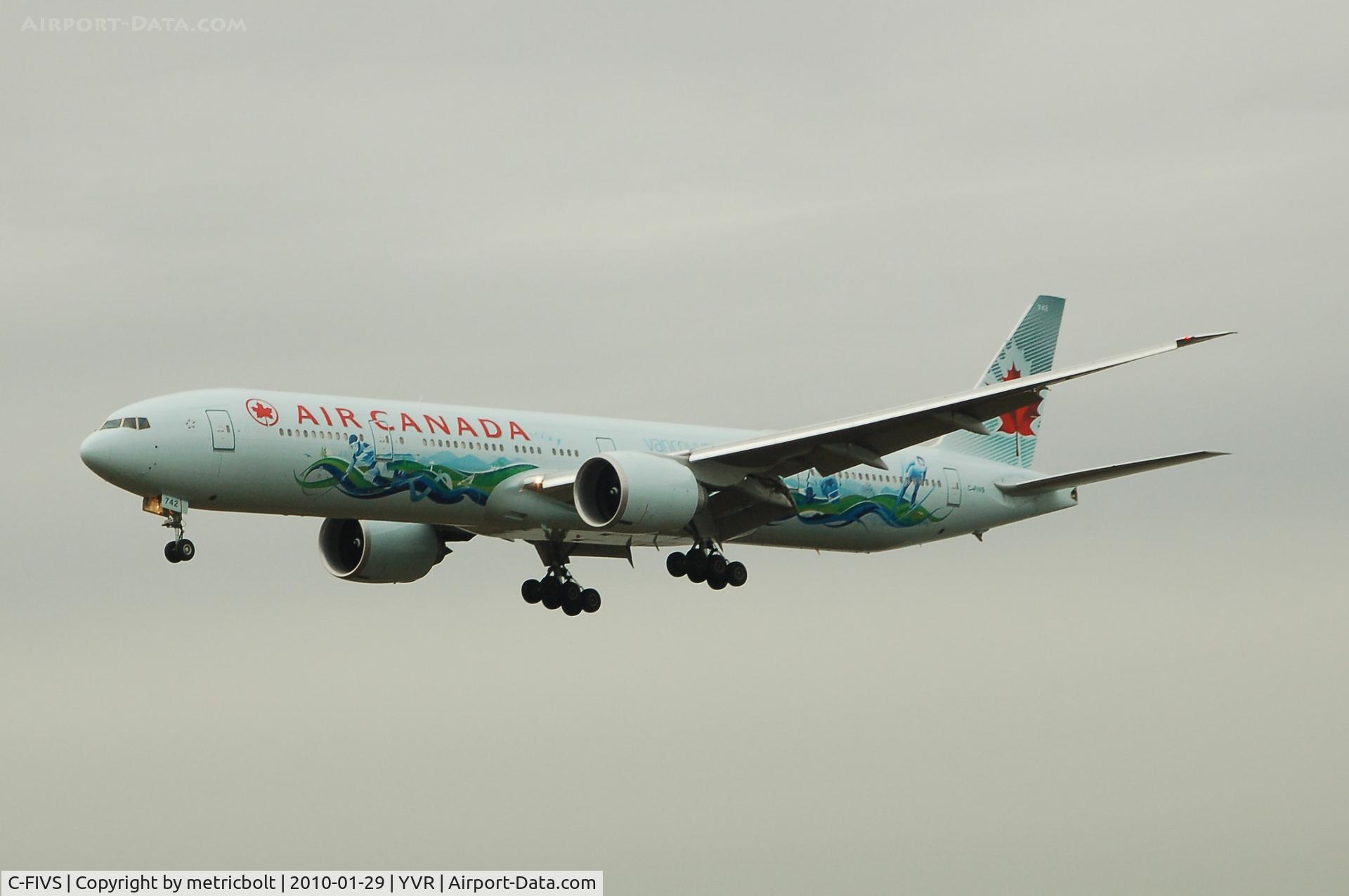 C-FIVS, 2009 Boeing 777-333/ER C/N 35784, Landing at YVR
