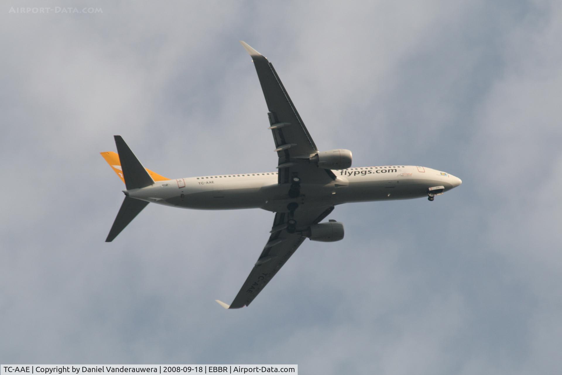 TC-AAE, 2007 Boeing 737-82R C/N 35700/2435, On approach to RWY 07L