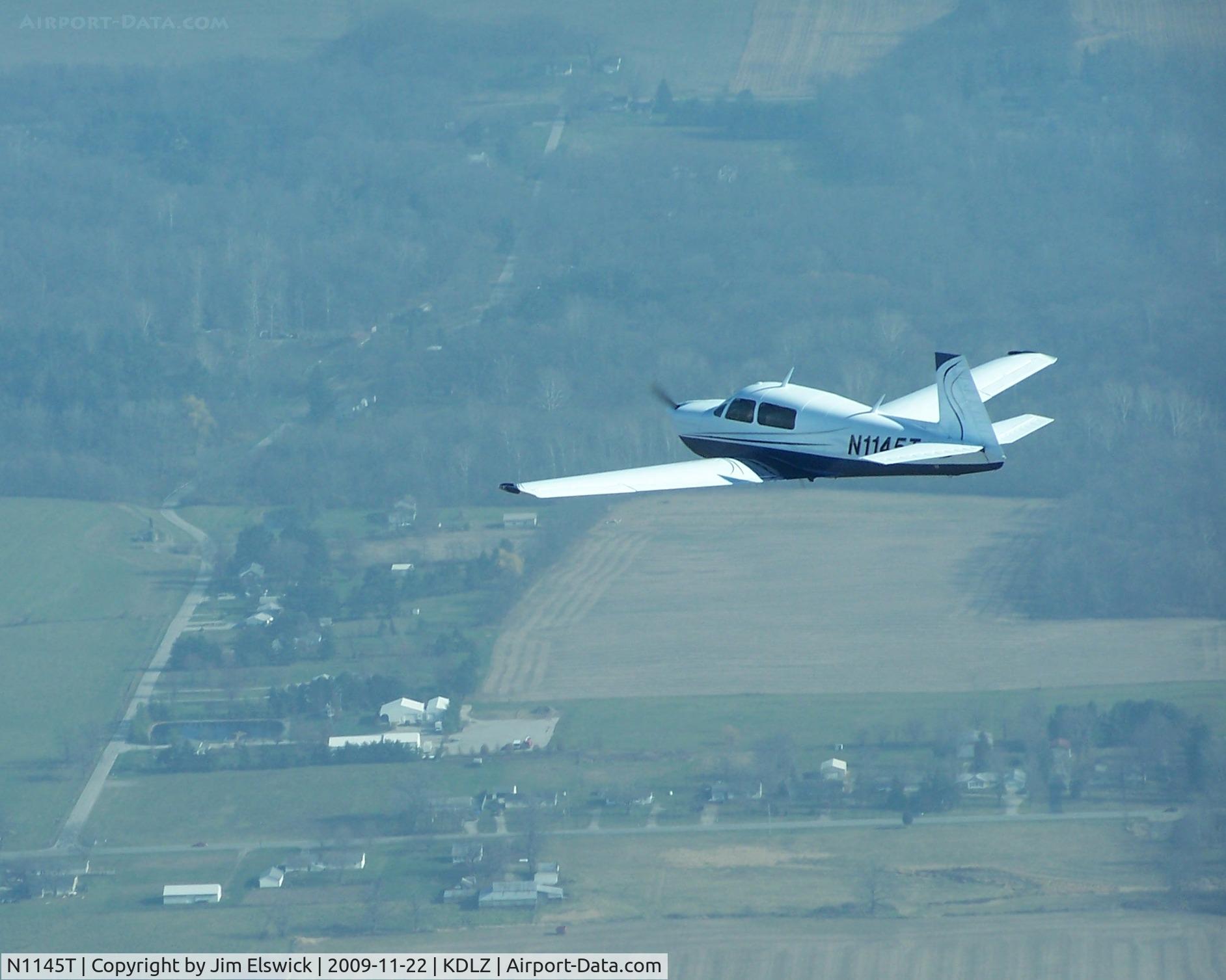N1145T, 1981 Mooney M20J 201 C/N 24-1191, N1145T in flight over Ohio