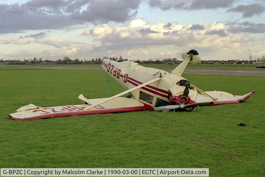 G-BPZC, 1946 Luscombe 8A Silvaire C/N 4322, Luscombe 8A Silvaire damaged, together with Luscombe 8A G-BRDJ, in the severe storm which swept across southern England in early March, 1990.