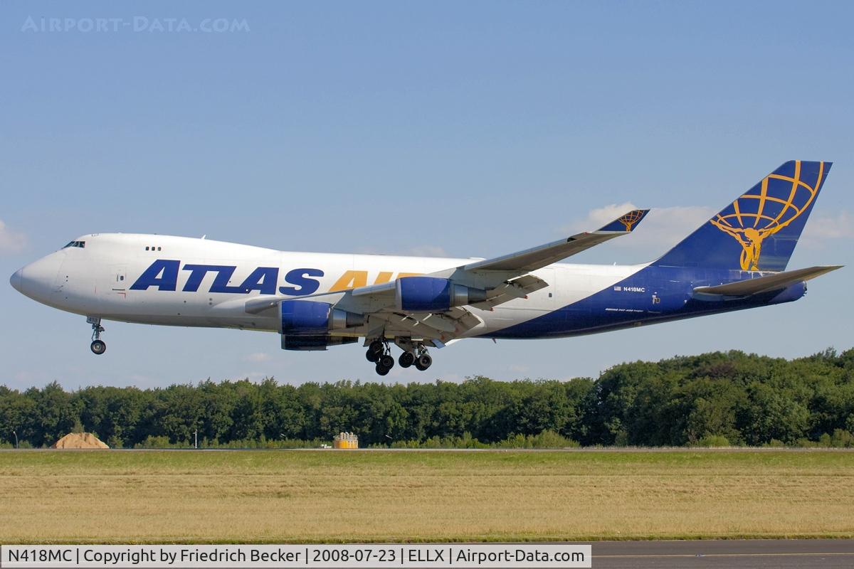 N418MC, 2002 Boeing 747-47UF C/N 32840, about to touchdown