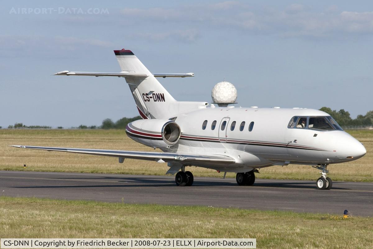 CS-DNN, 1999 Raytheon Hawker 800XP C/N 258435, taxying to the active