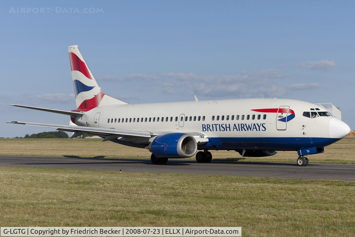 G-LGTG, 1989 Boeing 737-3Q8 C/N 24470, taxying to the active