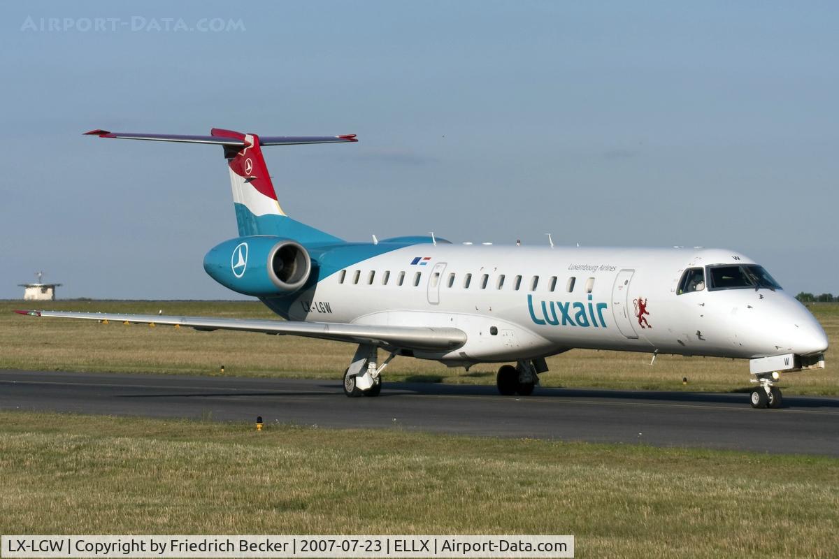 LX-LGW, 1999 Embraer EMB-145LU (ERJ-145LU) C/N 145135, taxying to the active