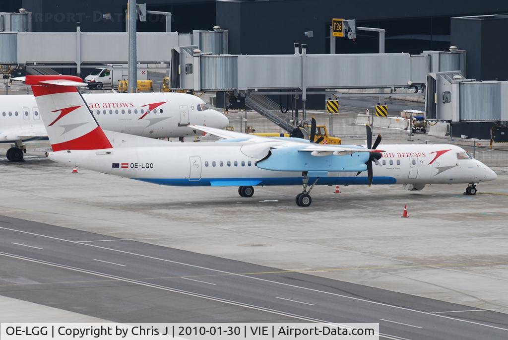 OE-LGG, 2002 De Havilland Canada DHC-8-402Q Dash 8 C/N 4074, Austrian arrows DHC8-402
