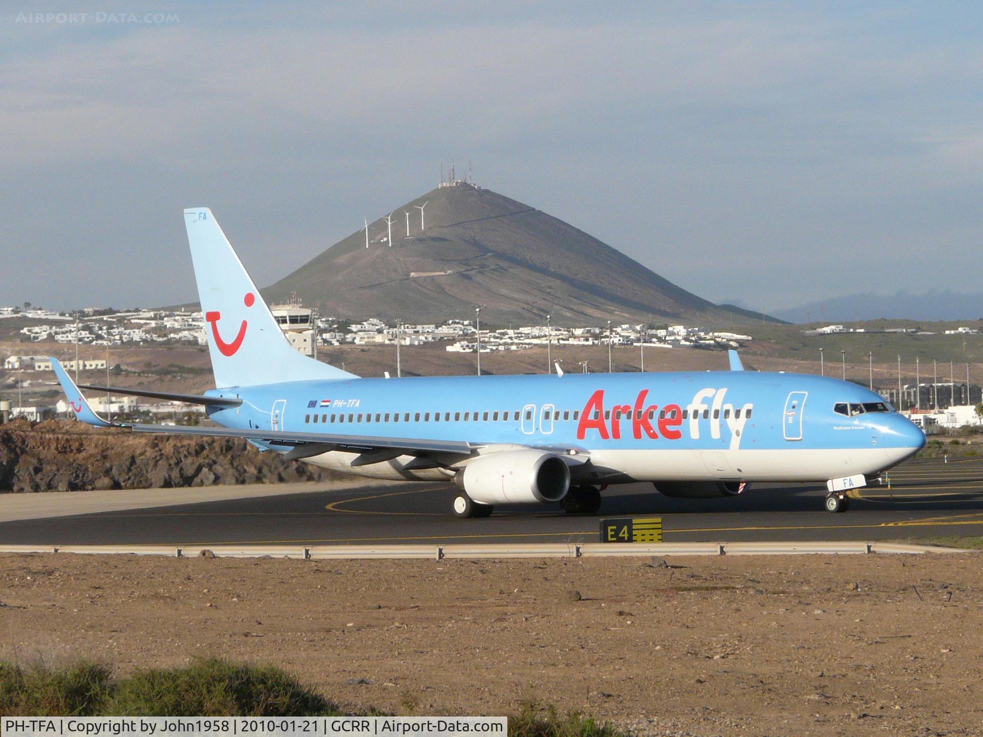 PH-TFA, 2007 Boeing 737-8K5 C/N 35100, Taxying for departure