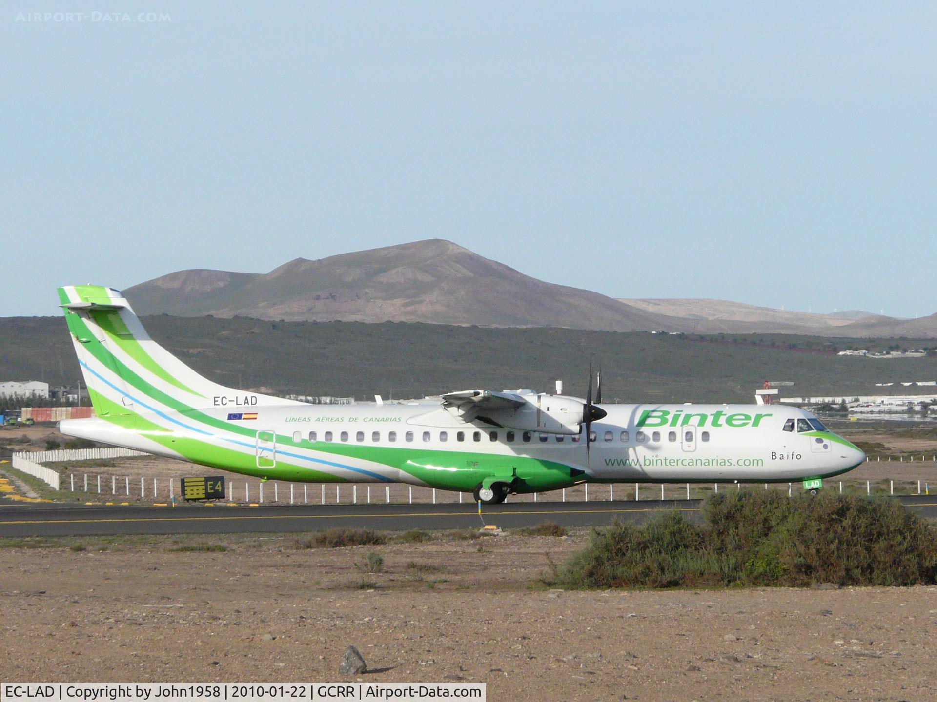 EC-LAD, 2009 ATR 72-212A C/N 864, Taxying for departure
