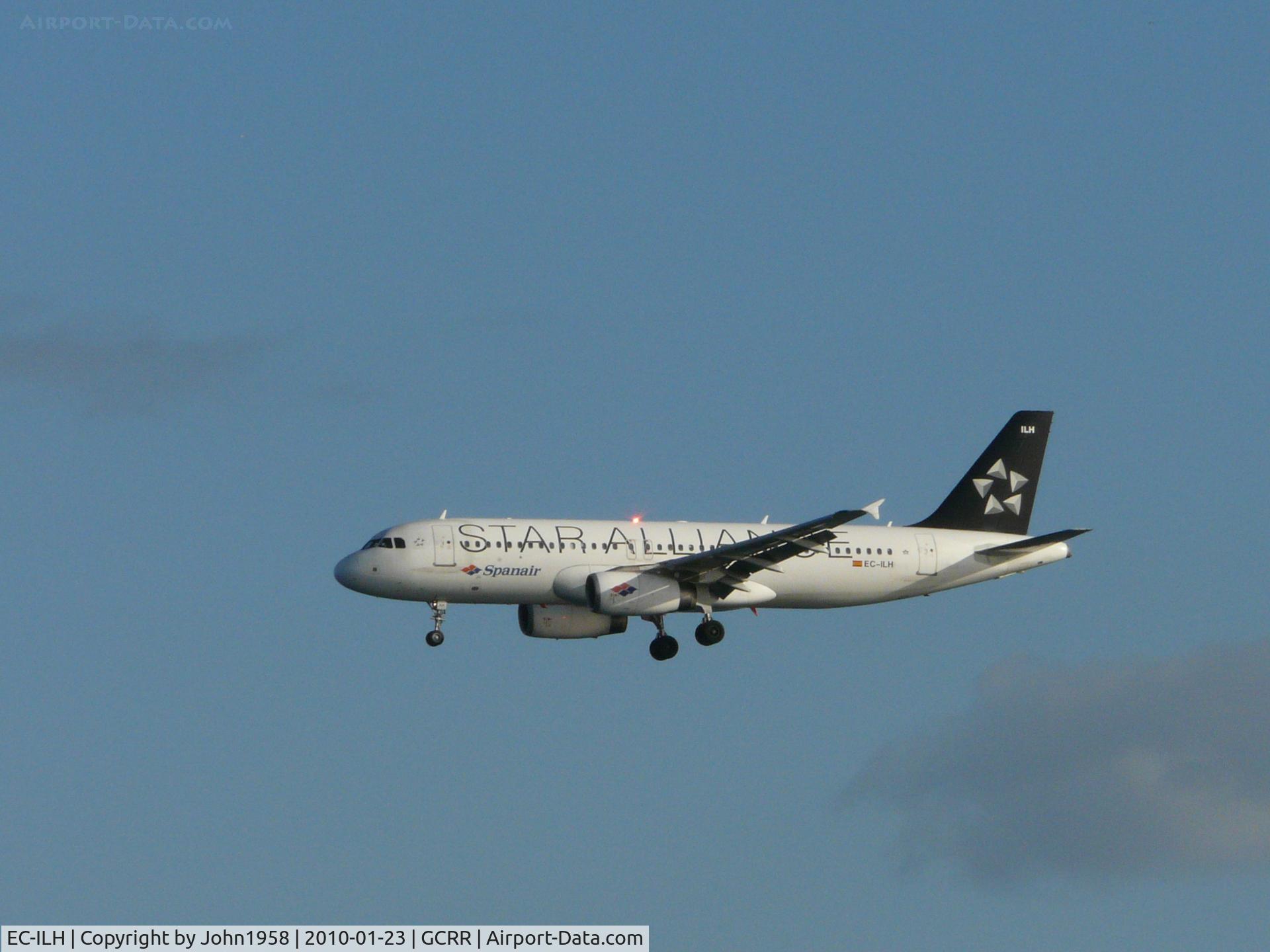 EC-ILH, 2002 Airbus A320-232 C/N 1914, About to land