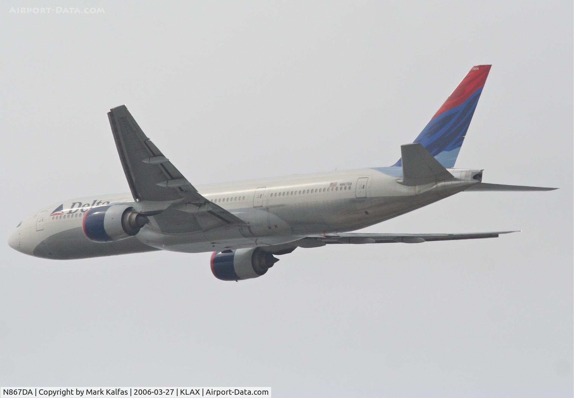 N867DA, 2002 Boeing 777-232 C/N 29743, Delta Airlines Boeing 777-232, 25R departure KLAX.