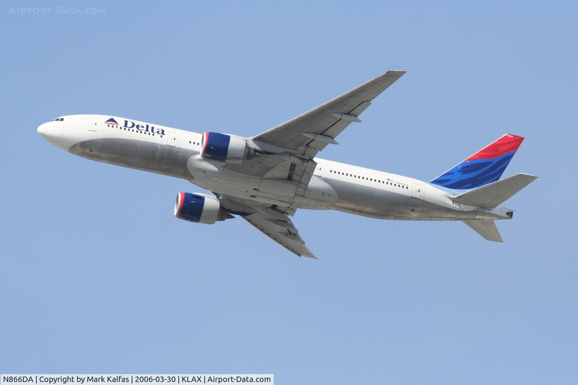N866DA, 1999 Boeing 777-232ER C/N 29738, Delta Airlines Boeing 777-232, 25R departure KLAX.