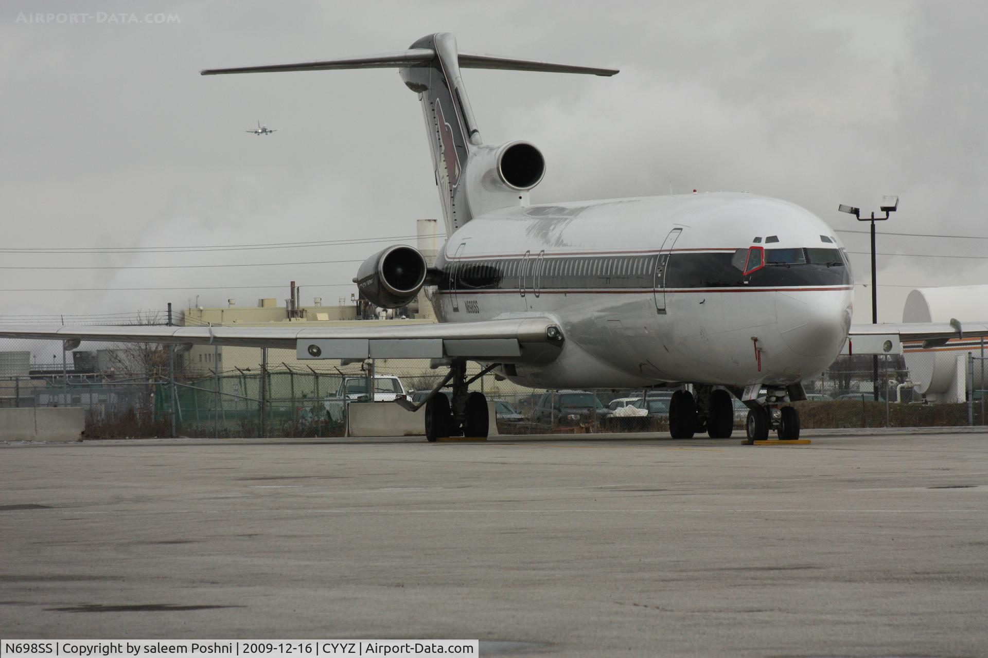 N698SS, 1977 Boeing 727-223 C/N 21369, Phoenix Cayotes (Hockey Team)