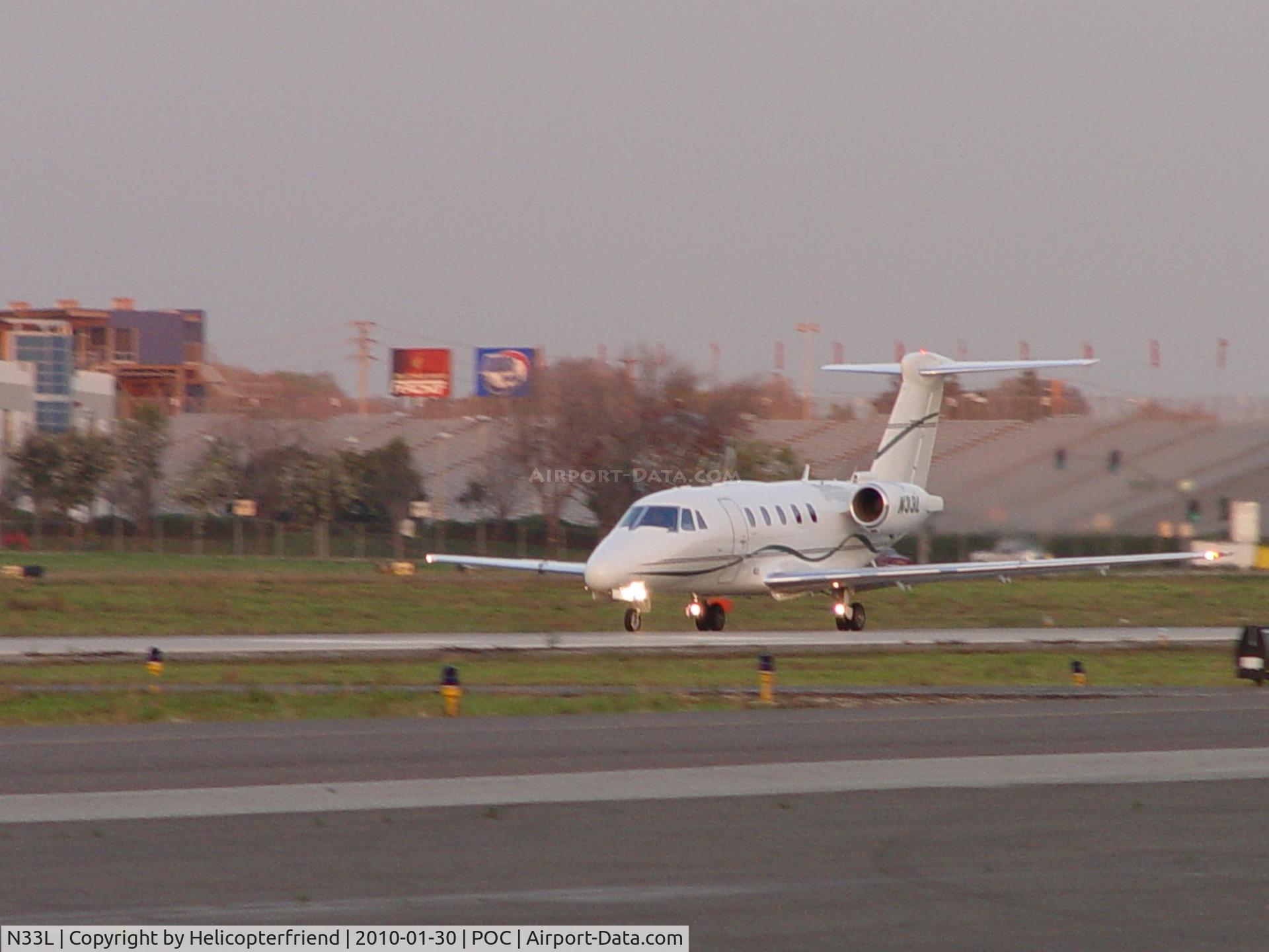 N33L, 2000 Cessna 650 C/N 650-7118, Rolling westbound