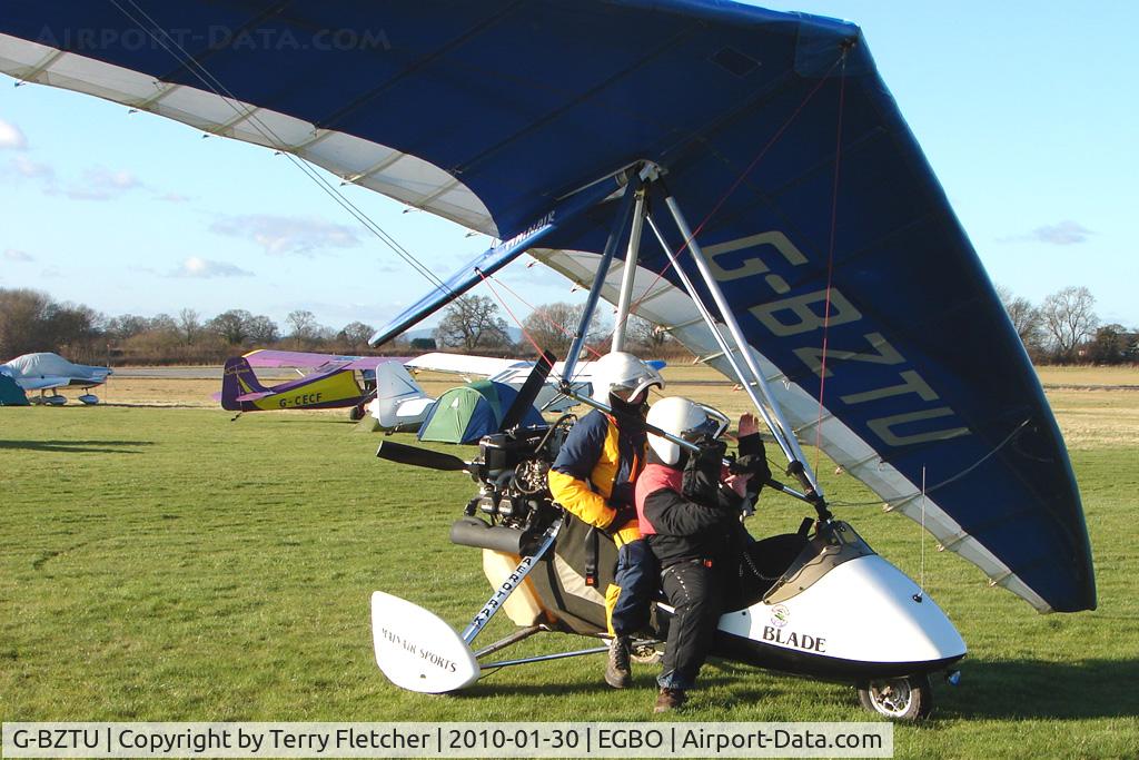 G-BZTU, 2001 Mainair Blade 912 C/N 1272-0201-7-W1066, Microlight participant in the 2010 BMAA Icicle Fly-in at Wolverhampton