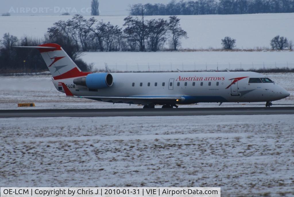 OE-LCM, 1997 Canadair CRJ-200LR (CL-600-2B19) C/N 7205, Austrian arrows CRJ