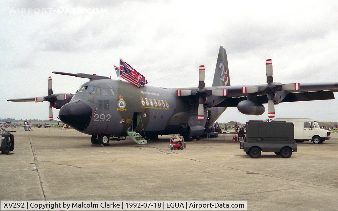 XV292, 1967 Lockheed C-130K Hercules C.1 C/N 382-4257, Lockheed C-130K Hercules C1P at the USAF Open Day, RAF Upper Heyford in 1992.