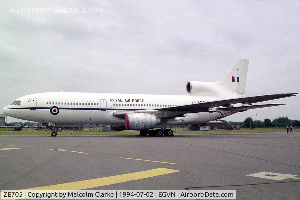 ZE705, Lockheed L-1011-385-3 TriStar C2 (500) C/N 193Y-1188, Lockheed L-1011-385-3 TriStar C2 at RAF Brize Norton in 1994.