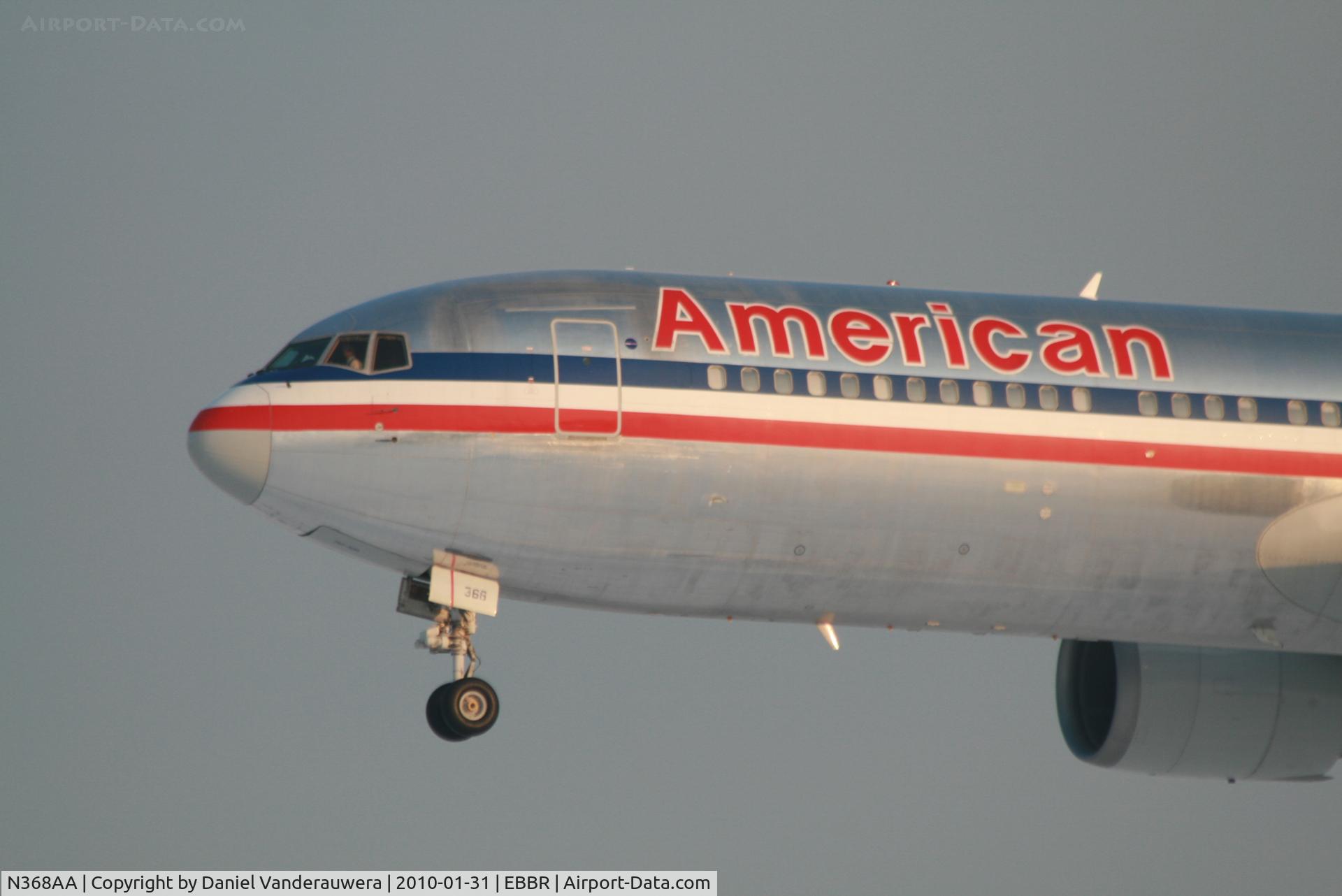N368AA, 1991 Boeing 767-323 C/N 25195, Arrival of flight AA088 to RWY 25L