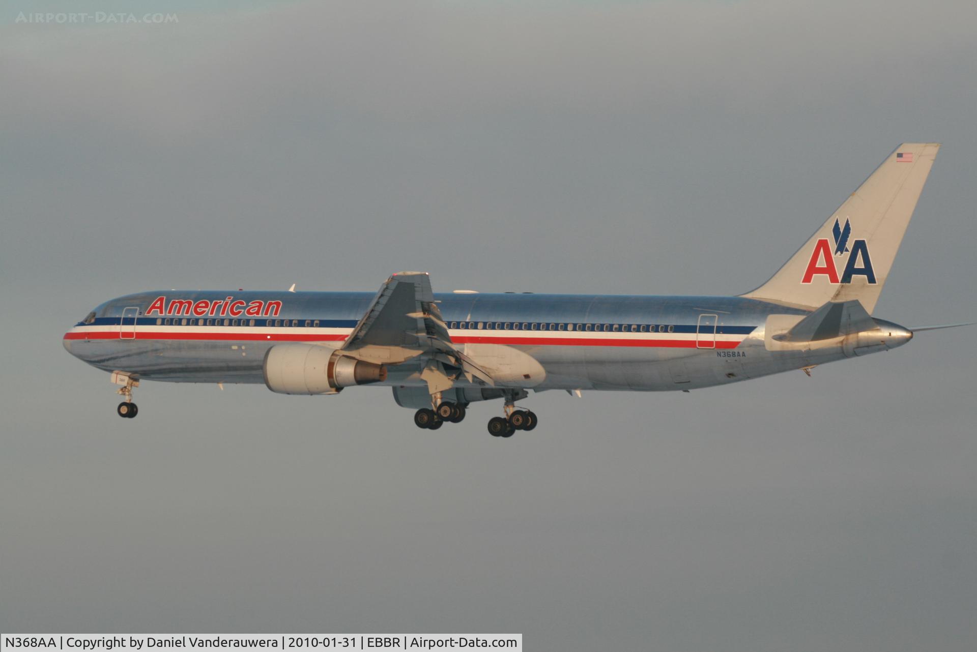 N368AA, 1991 Boeing 767-323 C/N 25195, Flight AA088 is descending to RWY 25L