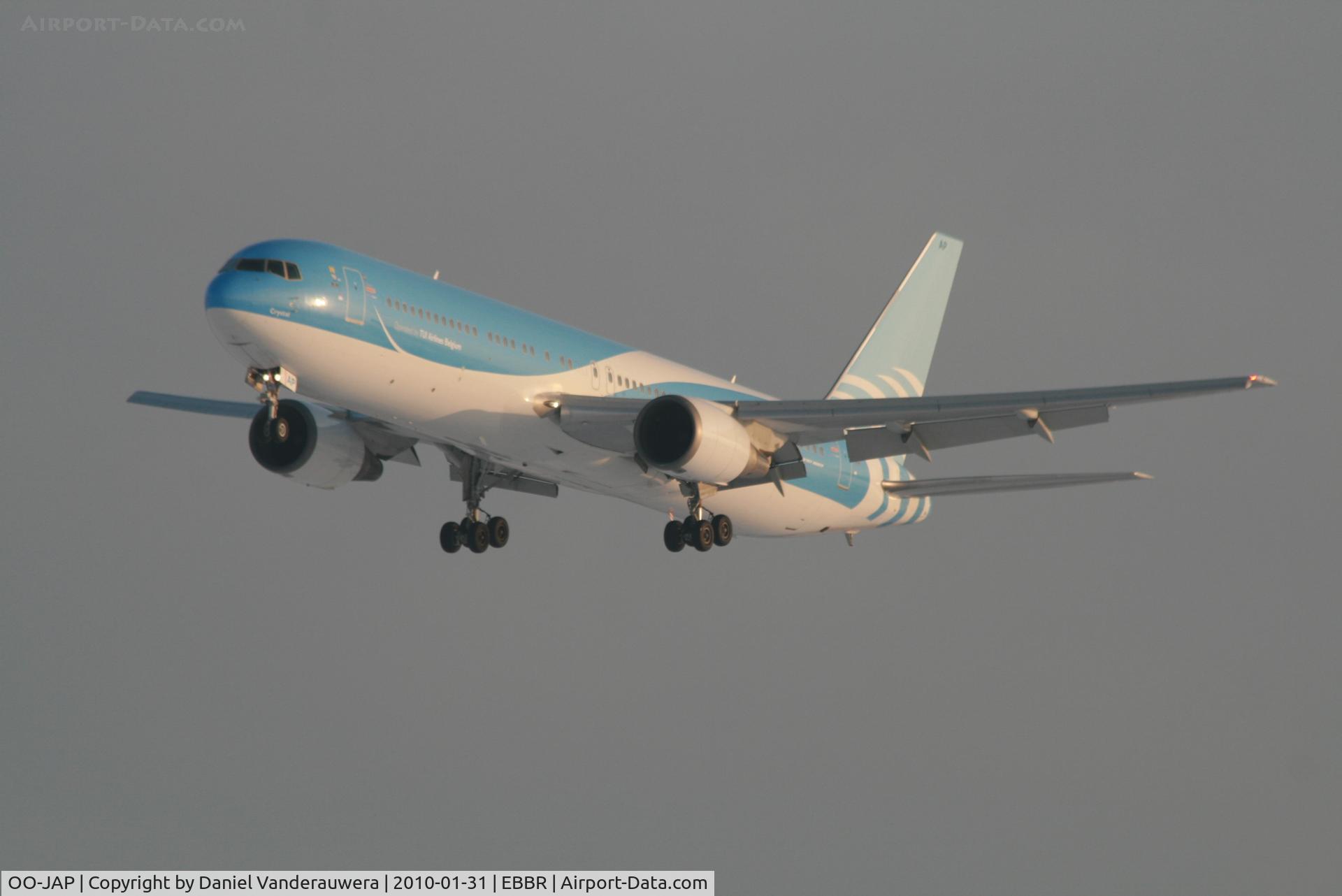 OO-JAP, 2001 Boeing 767-38E/ER C/N 30840, Arrival of flight JAF602 to RWY 25L