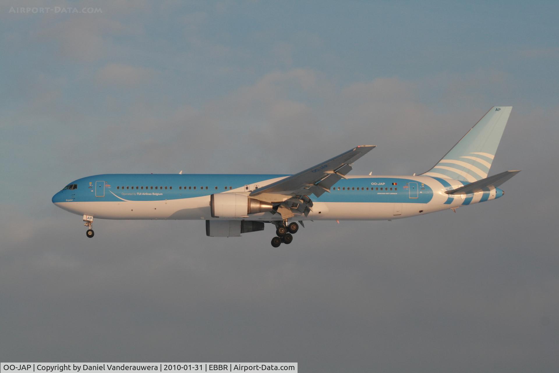 OO-JAP, 2001 Boeing 767-38E/ER C/N 30840, Arrival of flight JAF602 to RWY 25L