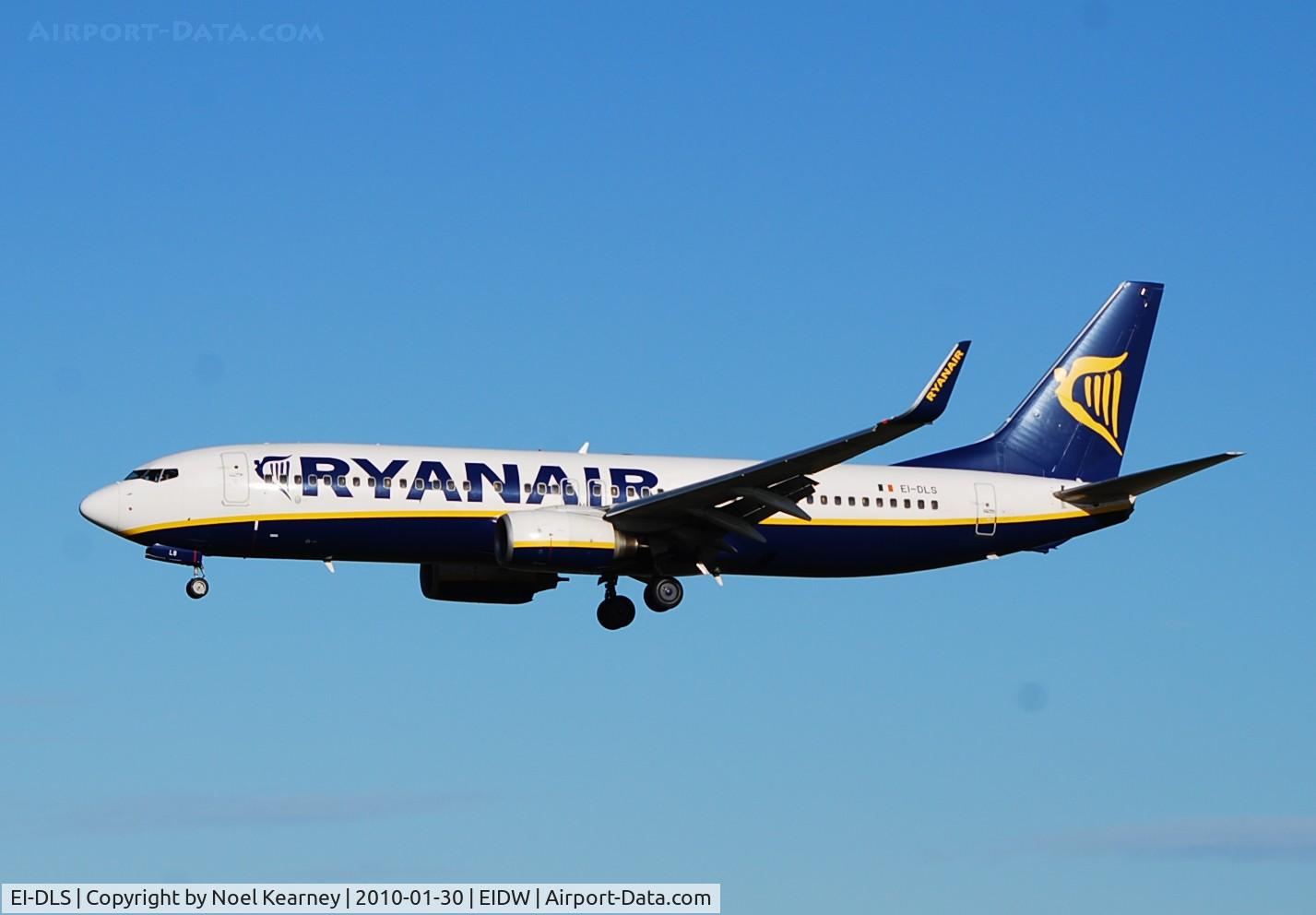 EI-DLS, 2006 Boeing 737-8AS C/N 33621, Landing Rwy 28