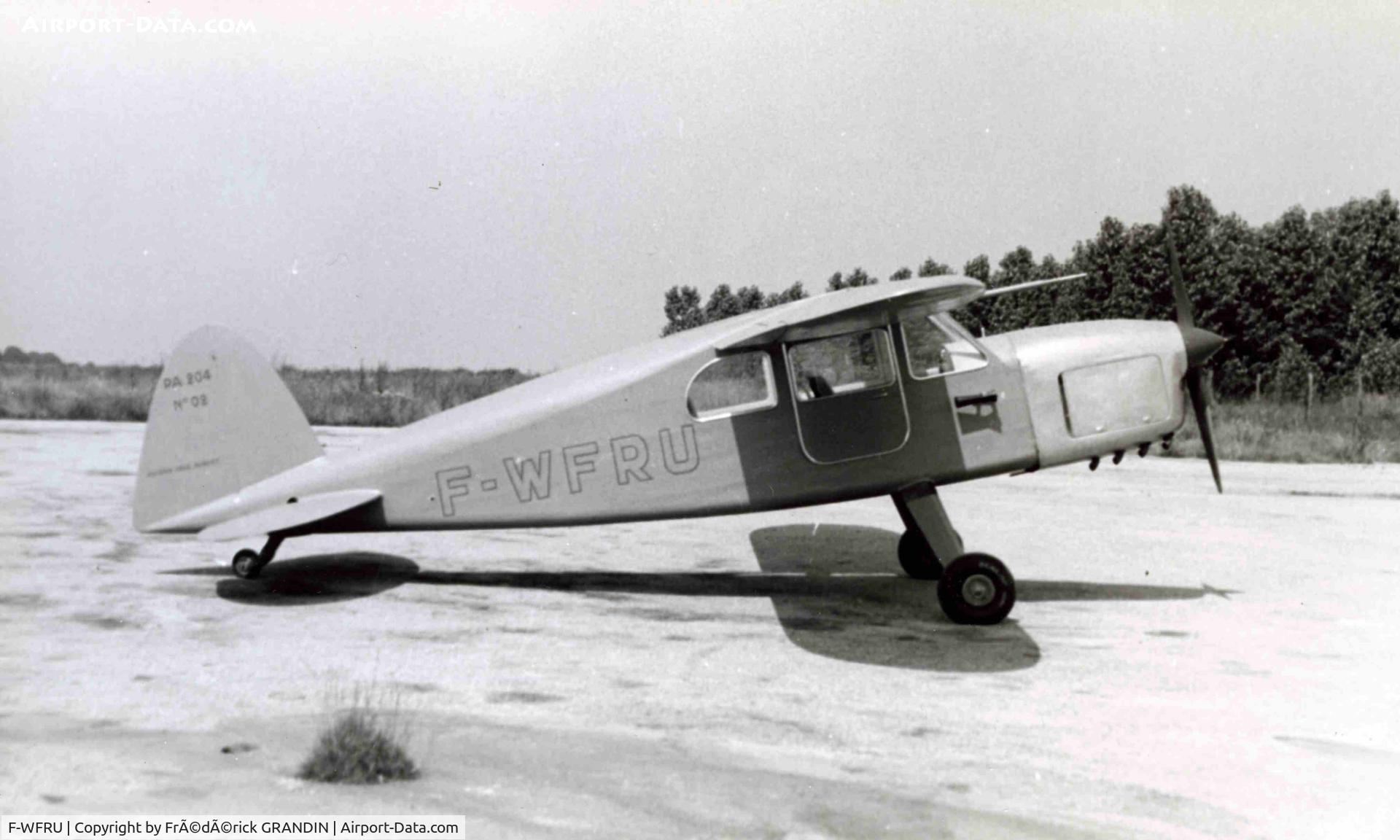 F-WFRU, Aubert PA-204 Cigale-Major C/N 02, F-WFRU PA 204 C/N 02 One of the PA-204 CM was subsequently re-engined first with a SNECMA 4L, Quadriplace de tourisme. 1 exemplaire construit, le PA-204 CM  remotorisé.  Monoplan aile haute. Construction en bois.  Envergure :	10.00	m	 Longueur :	7.40	m Ha