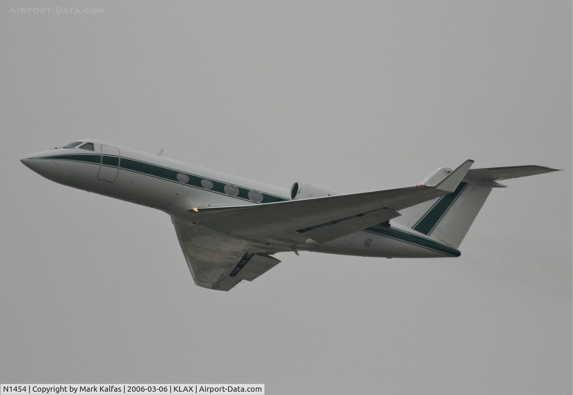 N1454, 1982 Gulfstream American G-1159A Gulfstream III C/N 350, Hess Corporation Gulfstream III, 25L departure KLAX.