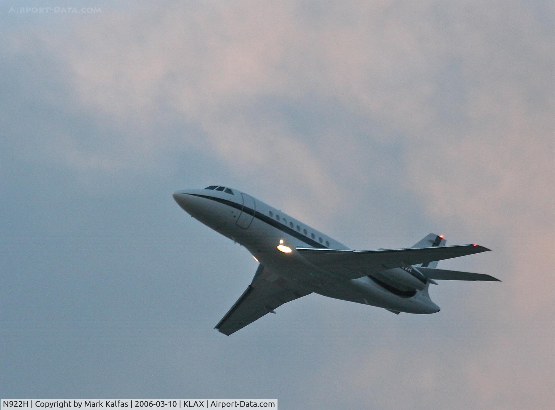 N922H, 2005 Gulfstream Aerospace GIV-X (G450) C/N 4036, Honeywell International Honeywell Inc. Dassault Falcon 2000, N922H 25L departure KLAX.