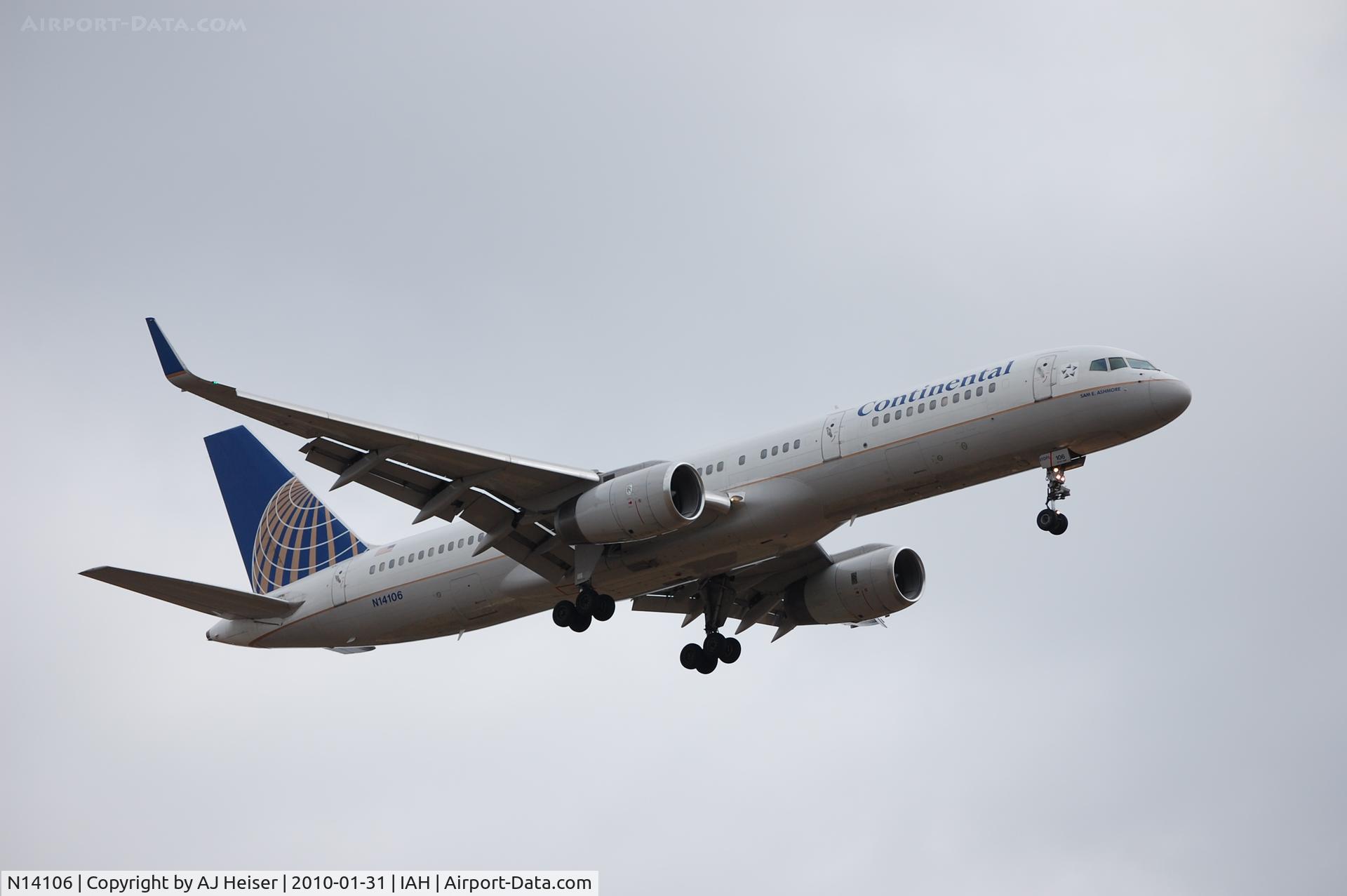 N14106, 1994 Boeing 757-224 C/N 27296, Short final rwy 27