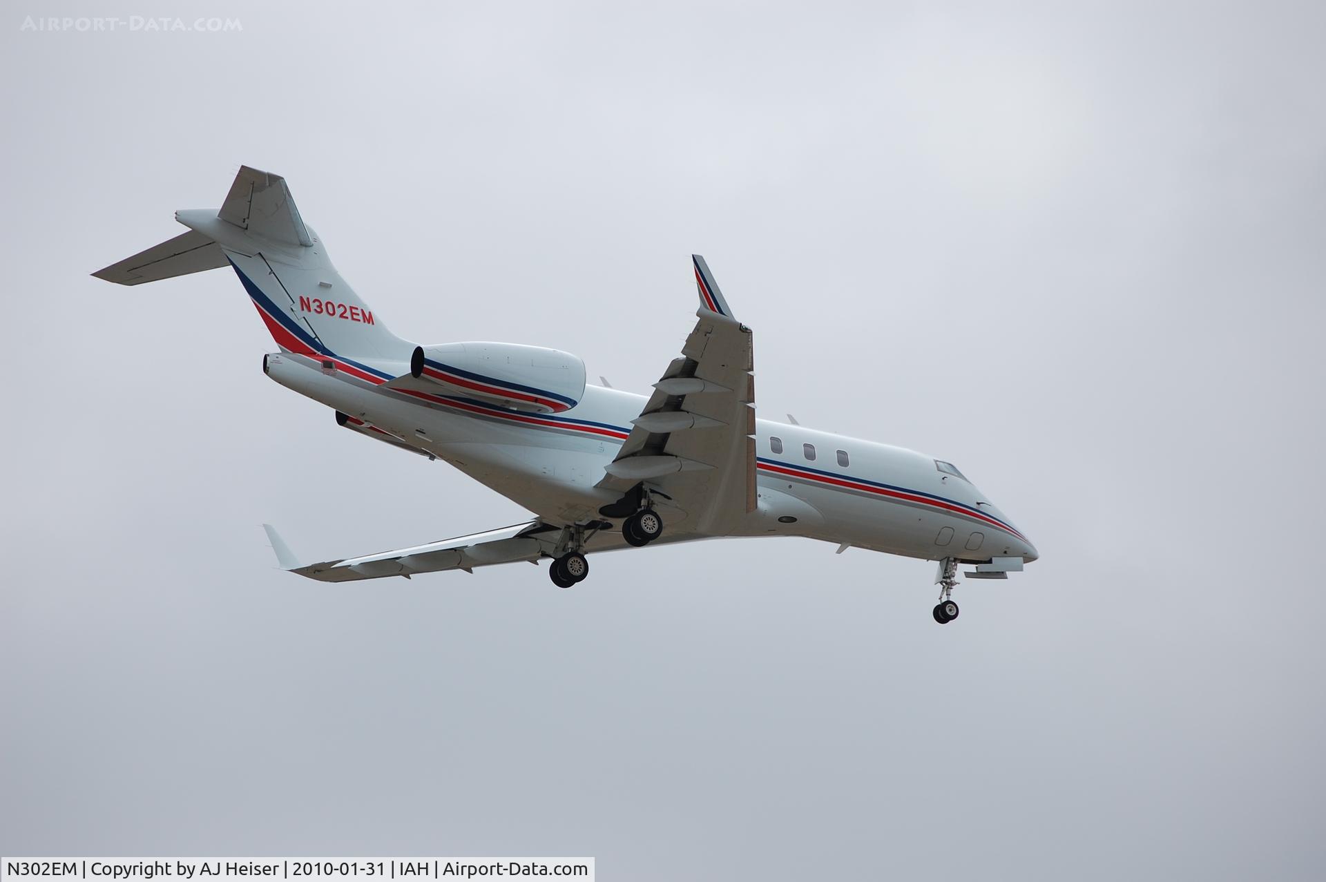 N302EM, 2005 Bombardier Challenger 300 (BD-100-1A10) C/N 20054, Short final rwy 27