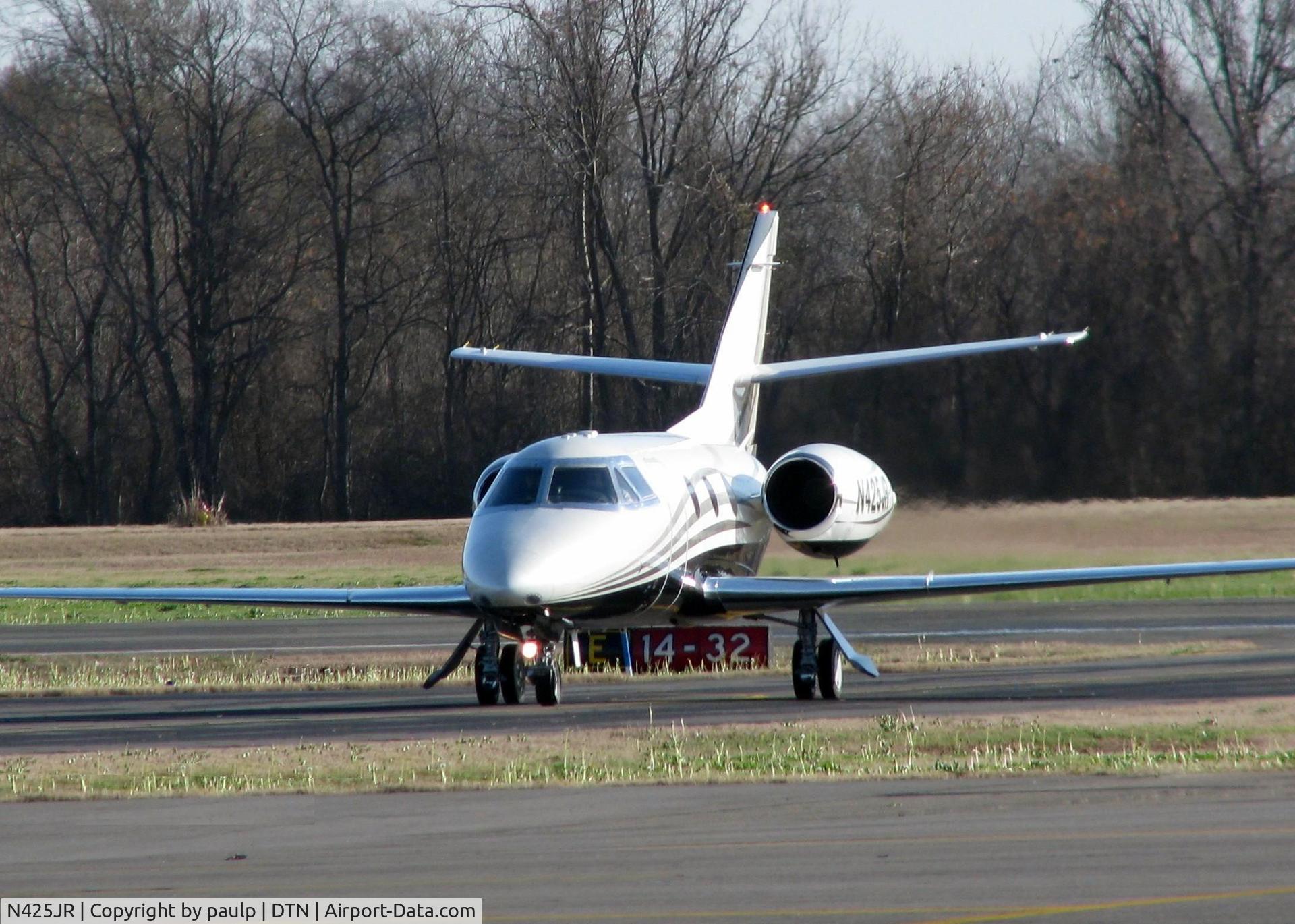 N425JR, 1980 Dassault-Breguet Falcon 10 C/N 162, At Downtown Shreveport.