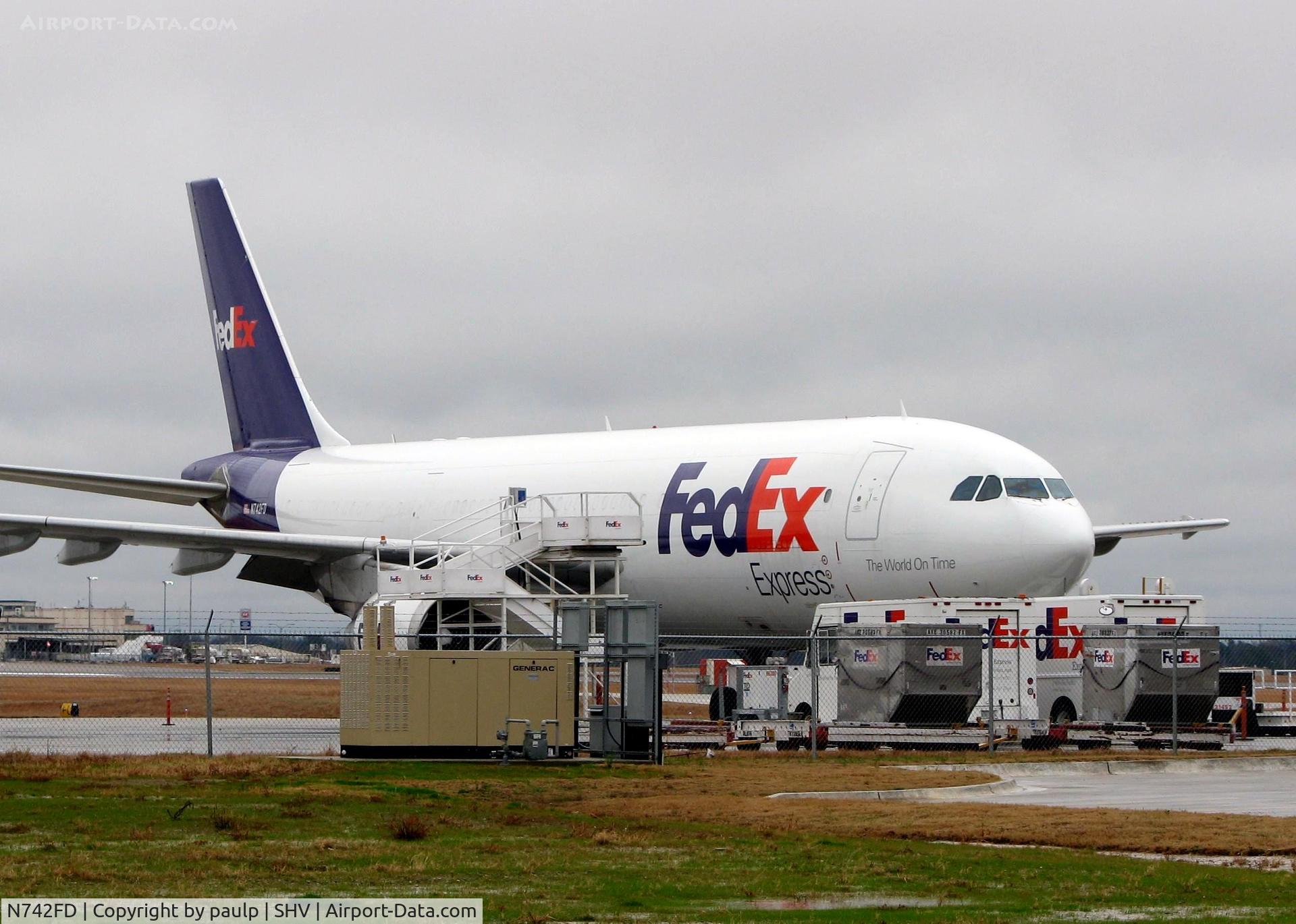 N742FD, Airbus A300B4-622R C/N 613, At Shreveport Regional.
